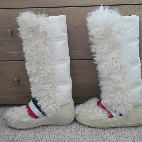 Moncler White Furry Winter Boots - Picture 3 of 4